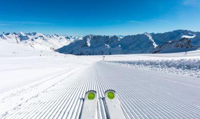 Skieur sur les pistes à Valloire